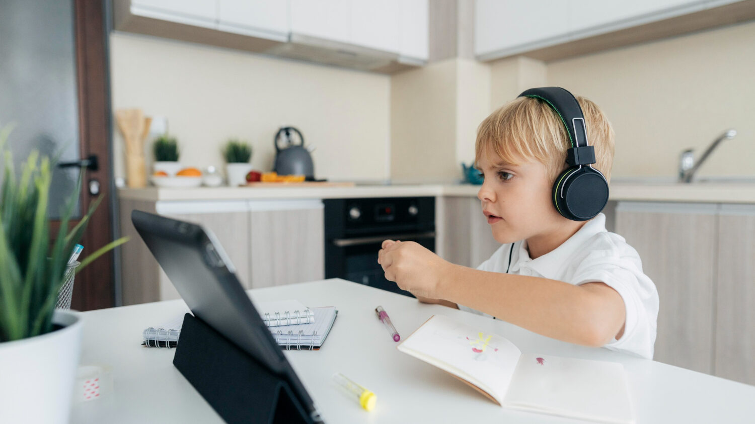 Interactive online learning enriches ASD experiences.